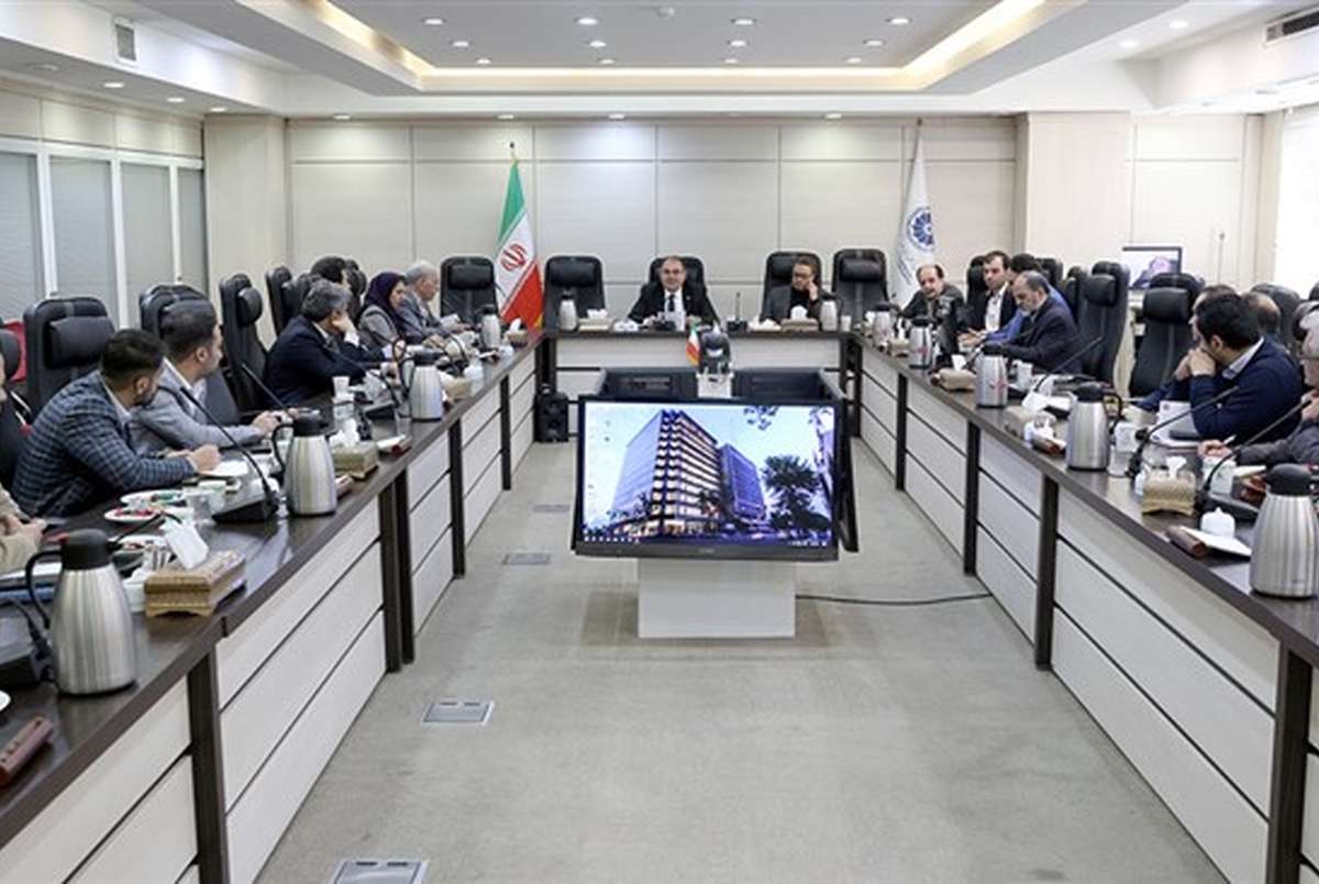 مانع‌زدایی از صنعت برق روی میز کمیسیون انرژی اتاق ایران