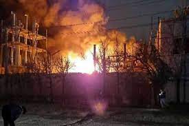🎥 ویدئو/ آتش‌سوزی شرکت تولیدکننده حلال‌های شیمیایی در جاده شهریار