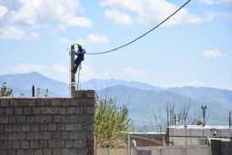 بهسازی و نوسازی شبکه برق ١۵٢ روستای آذربایجان غربی در قالب طرح بهارستان