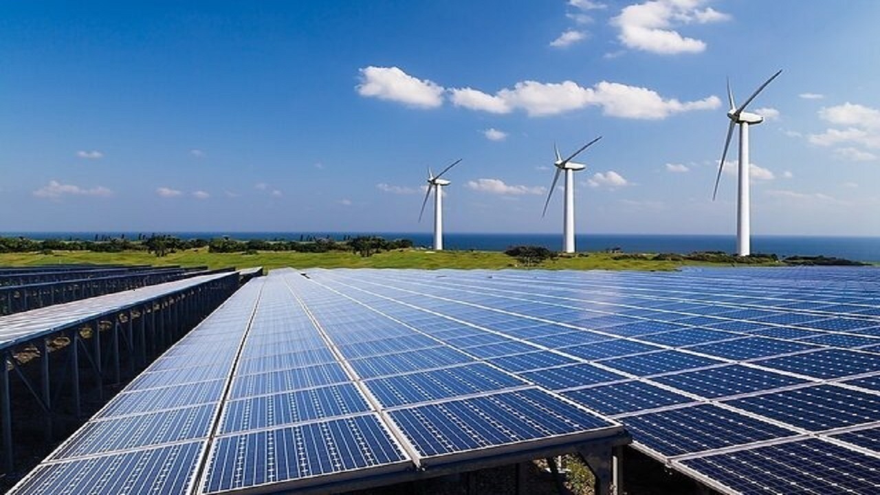 افزایش سهم تولید برق سمنان از انرژی‌ خورشیدی به سه‌ درصد هدفگذاری شد