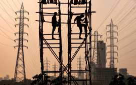 هندوستان بیشترین کمبود برق در ١۴ سال اخیر را تجربه می کند